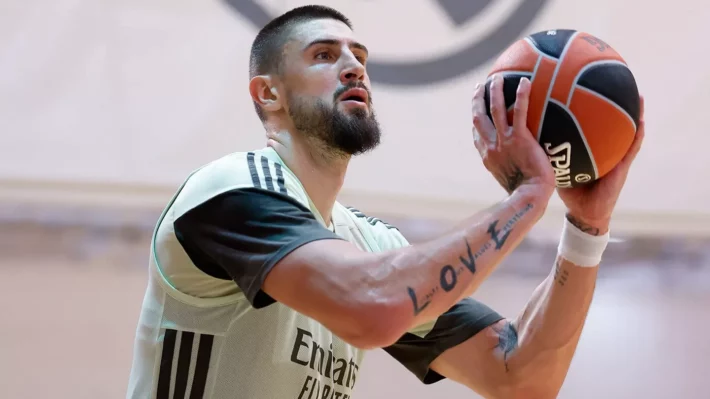 Alex Len debutará con el Real Madrid en el Clásico