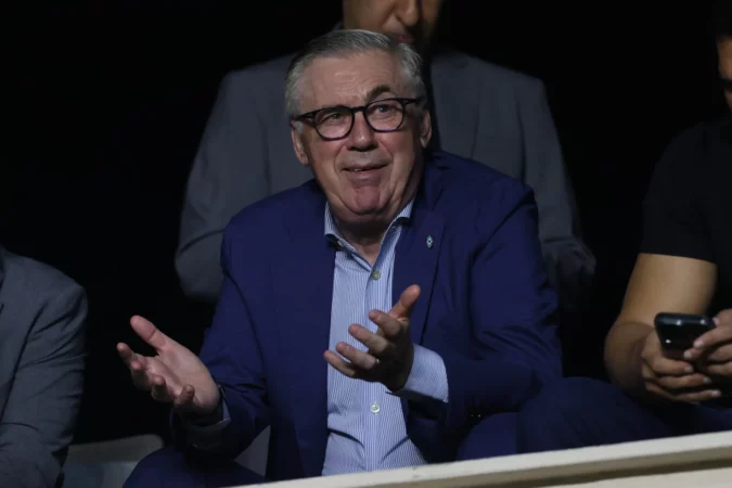 Ancelotti defiende a Vinicius: «Entendió su error y se disculpó» Ancelotti defiende a Vinicius: «Entendió su error y se disculpó»