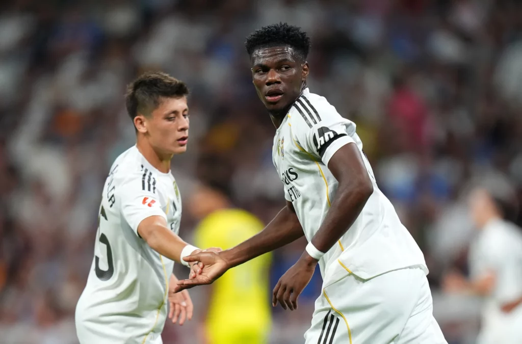 Arda Güler y Tchouameni apuntan a formar parte del centro del campo en la alineación del Real Madrid contra Olympiacos.