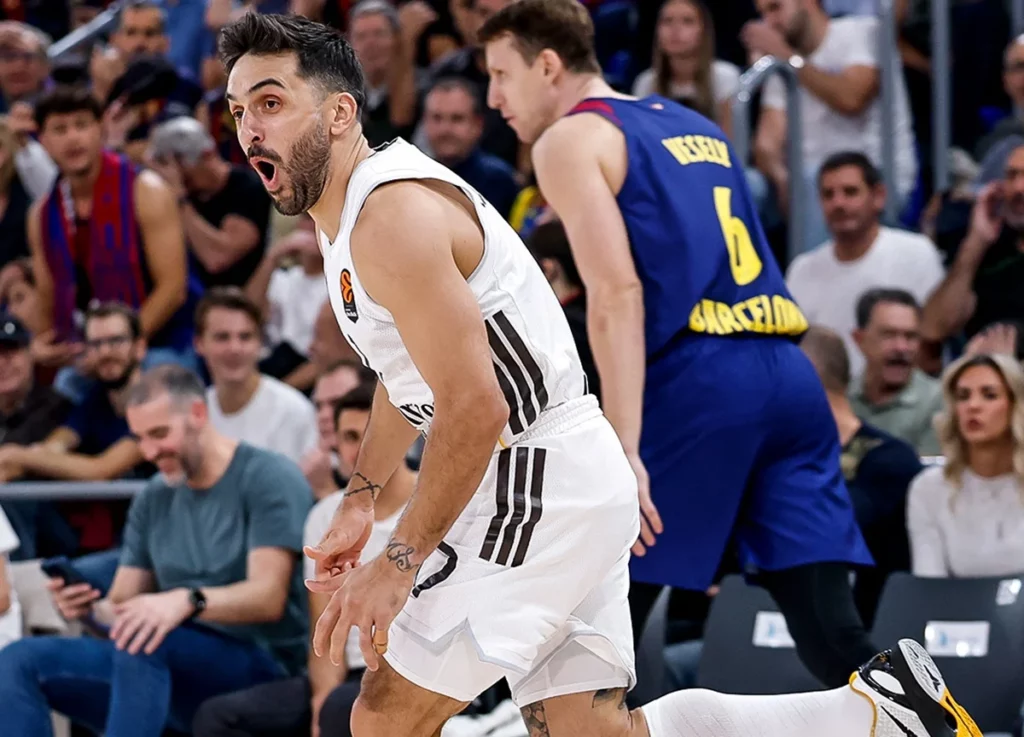 Campazzo celebra una canasta durante la victoria del Real Madrid en el Clásico ante el Barça
