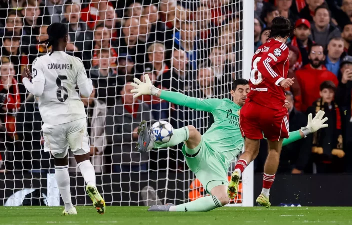 Courtois, el único superviviente de Anfield Courtois, el único superviviente de Anfield