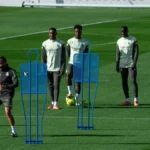 David Alaba vuelve a entrenar con el grupo y apunta al Rayo Vallecano