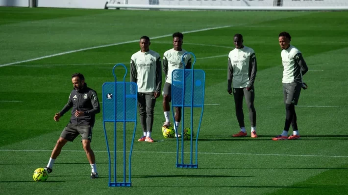 David Alaba vuelve a entrenar con el grupo y apunta al Rayo Vallecano David Alaba vuelve a entrenar con el grupo y apunta al Rayo Vallecano