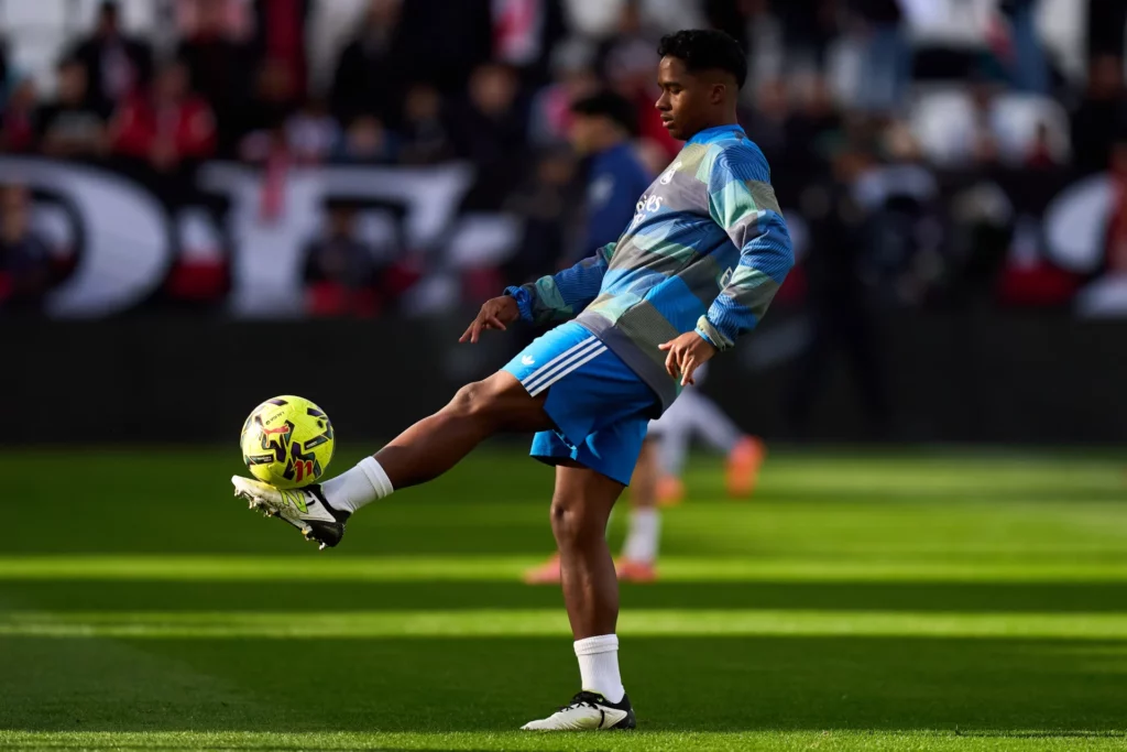 La cesión al Lyon daría a Endrick los minutos que no tiene en el Real Madrid.