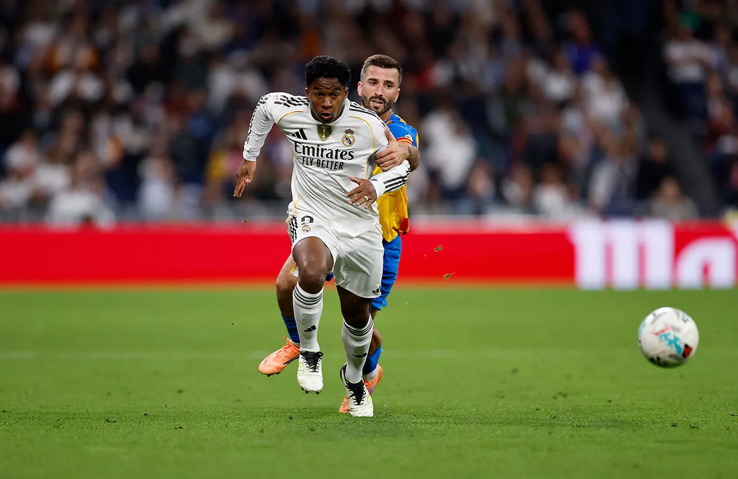 ¿Es el momento de Endrick? La lesión de Mastantuono abre las puertas a Endrick para aprovechar el momento