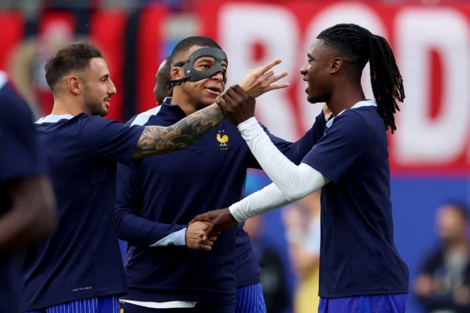 Mbappé y Camavinga regresan a Madrid antes de tiempo por molestias físicas Mbappé y Camavinga regresan a Madrid antes de tiempo por molestias físicas