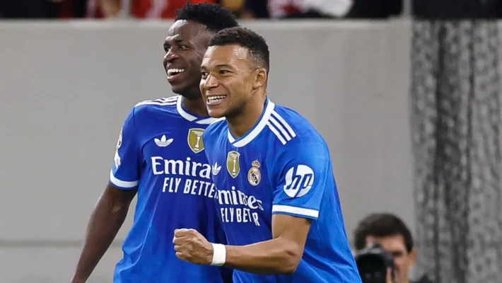 Olympiacos 3-4 Real Madrid: Mbappé esquiva otro rejonazo