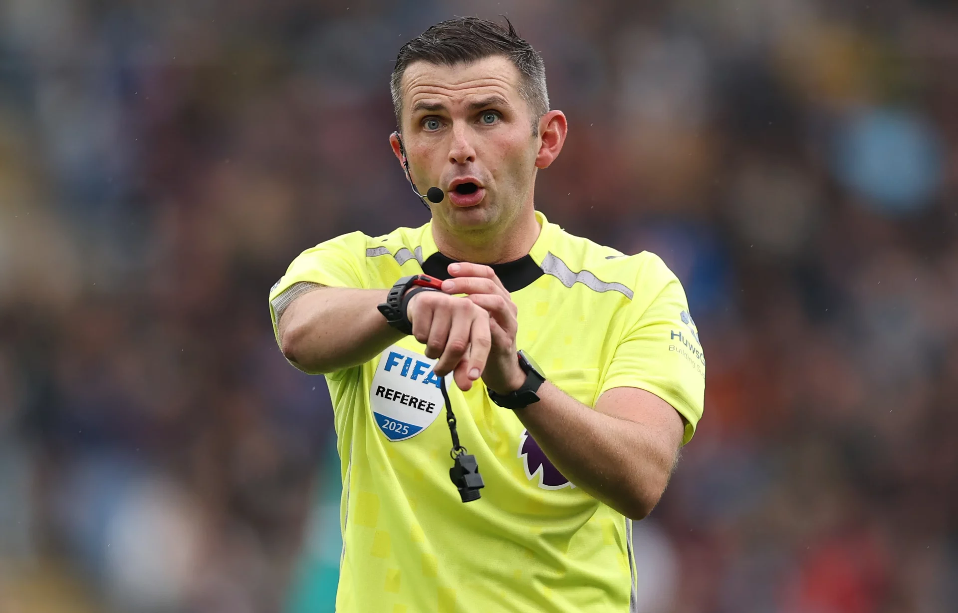 Michael Oliver será el árbitro que dirigirá el Olympiacos - Real Madrid de la Champions League.