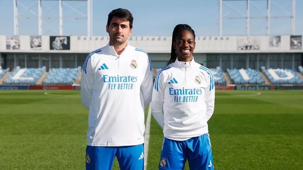 Pau Quesada y Feller posan tras la rueda de prensa previa al partido.