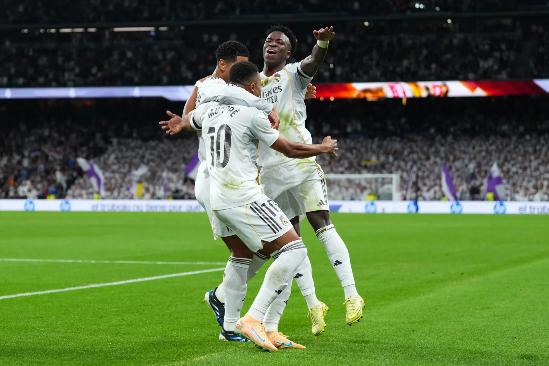Vinicius, Mbappé y Bellingham, protagonistas en la goleada del Real Madrid al Valencia