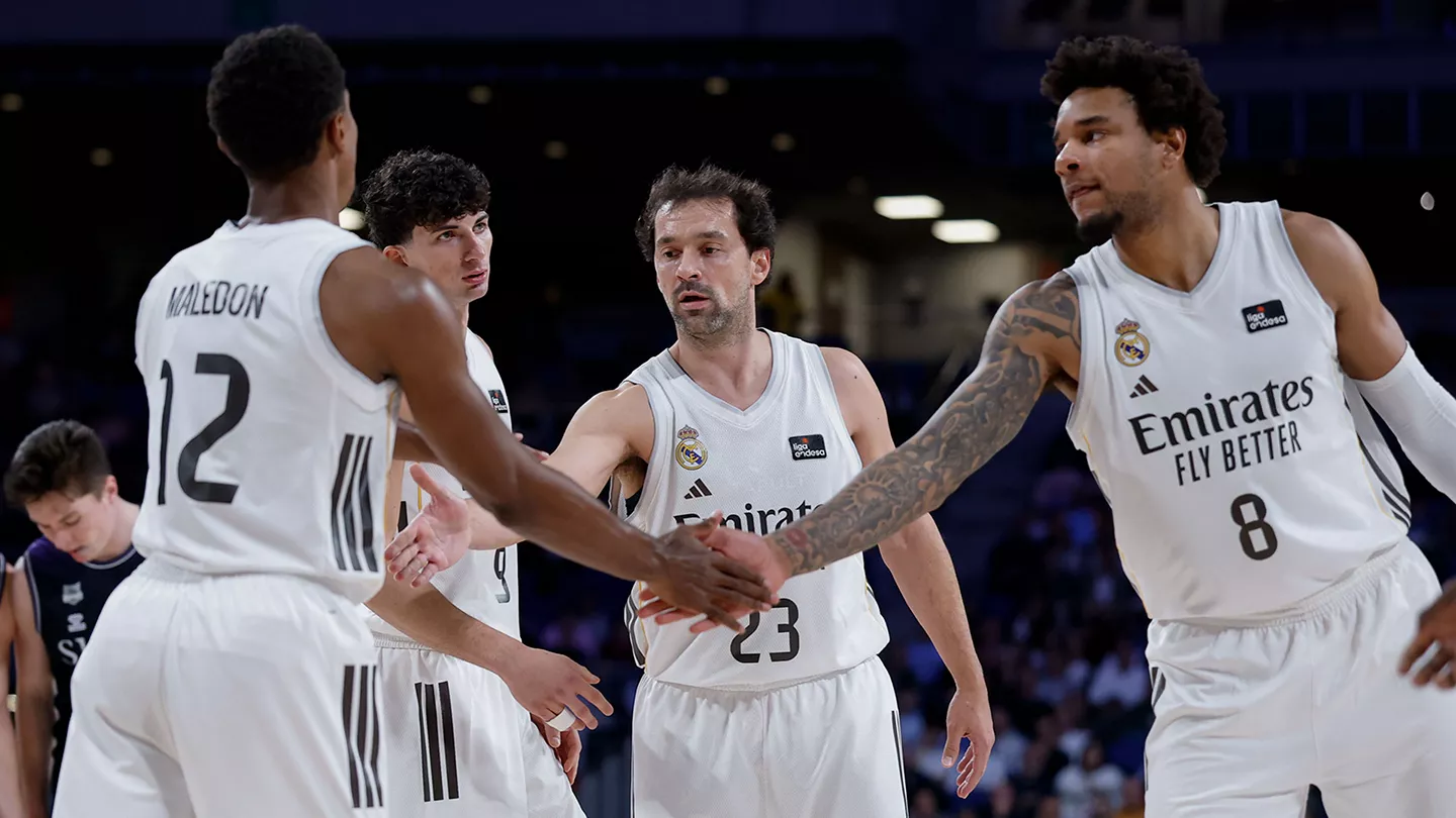 Real Madrid 82-70 Bilbao Basket: El Madrid despierta a tiempo Los jugadores del Real Madrid celebran la victoria ante el Bilbao Basket.