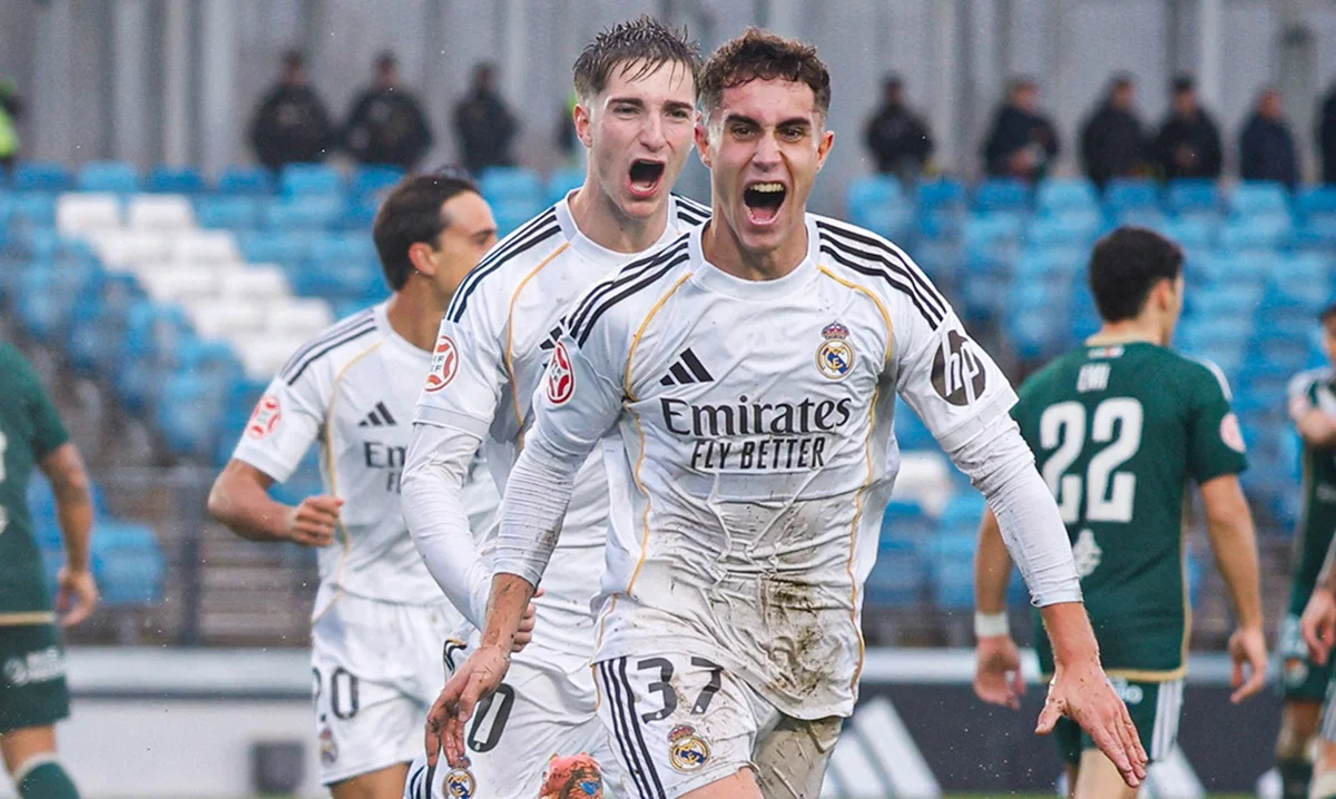 Real Madrid Castilla 2-0 Cacereño: El Di Stéfano es un fortín El Real Madrid Castilla celebra uno de sus goles de la victoria ante el Cacereño.