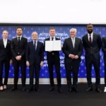 Toni Kroos, condecorado en el Bernabéu: «Esta siempre será mi casa»