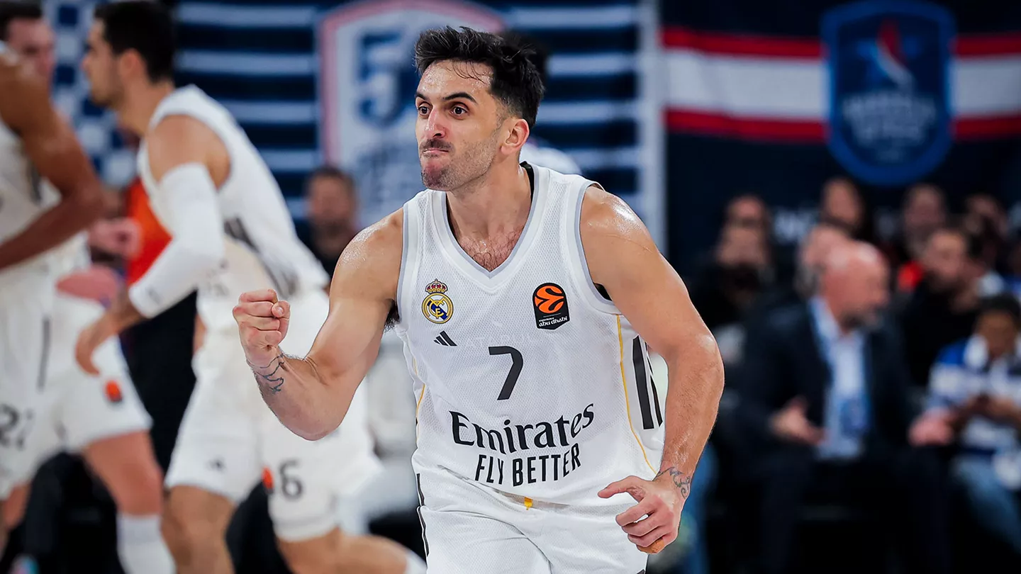 Campazzo celebra durante la victoria del Real Madrid frente a Anadolu Efes