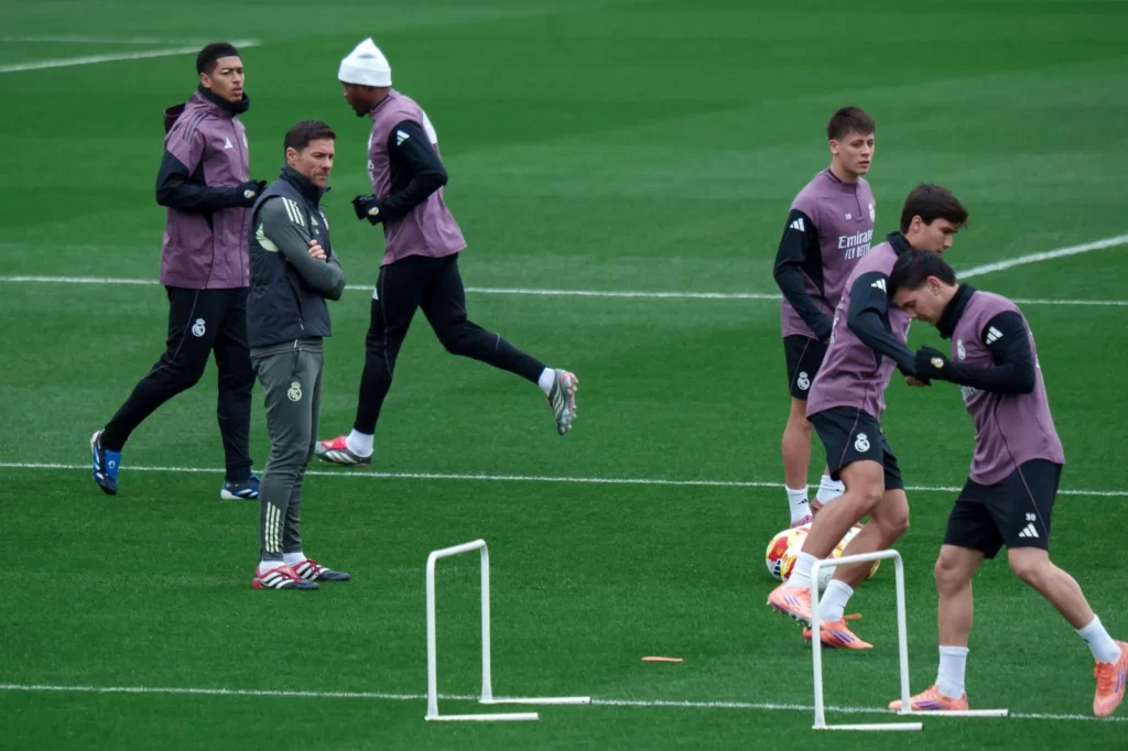 El último entrenamiento del Real Madrid antes de enfrentarse al Talavera, con ausencias destacadas.