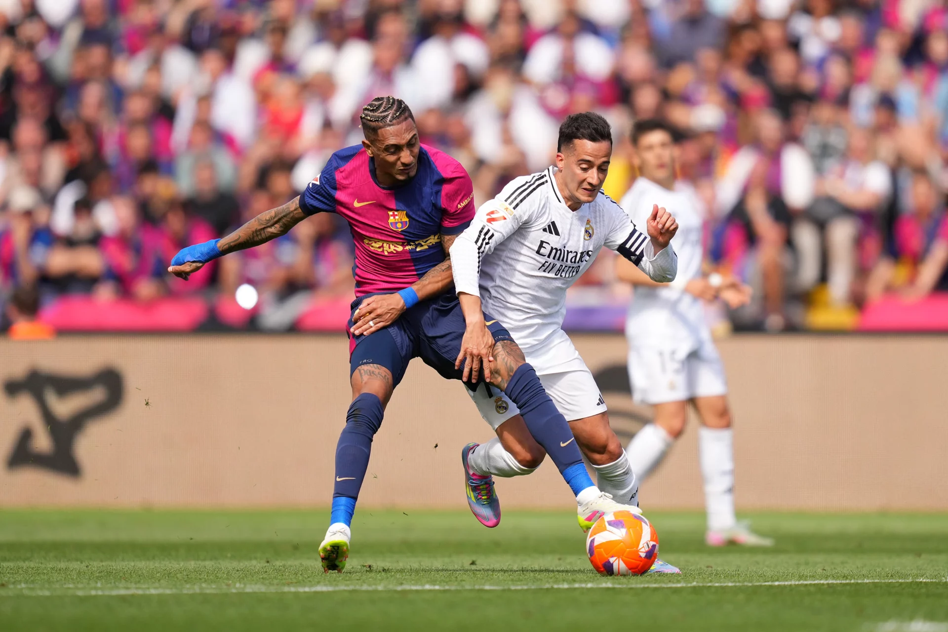 Lucas Vázquez, durante un partido contra el FC Barcelona, equipo implicado en el caso Negreira.