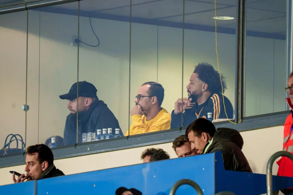 Marcelo Vieira observa desde un palco del Alfredo Di Stéfano el partido de Youth League entre Real Madrid y Manchester City