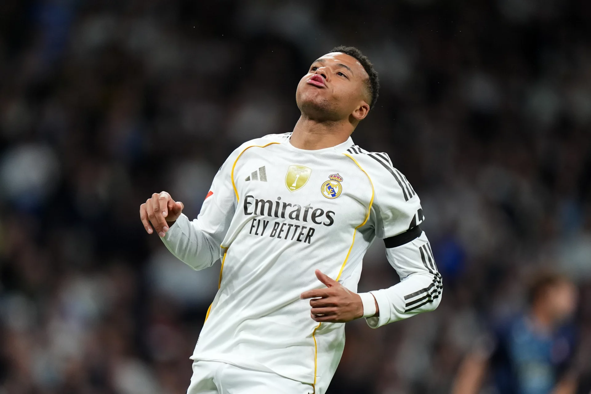 Kylian Mbappé jugará con un dedo roto Mbappé resopla durante el partido contra el Celta de Vigo, en el que terminó con un dedo roto