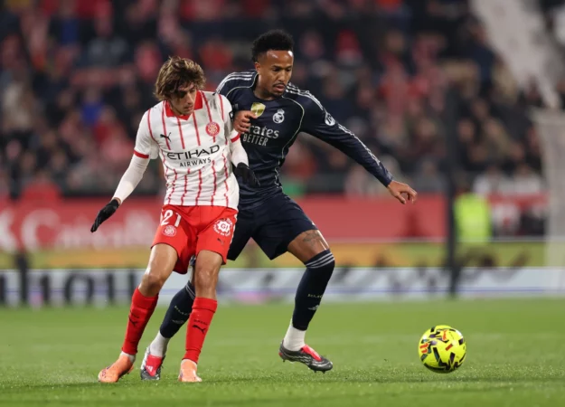 Xabi Alonso recupera a su káiser Éder Militao