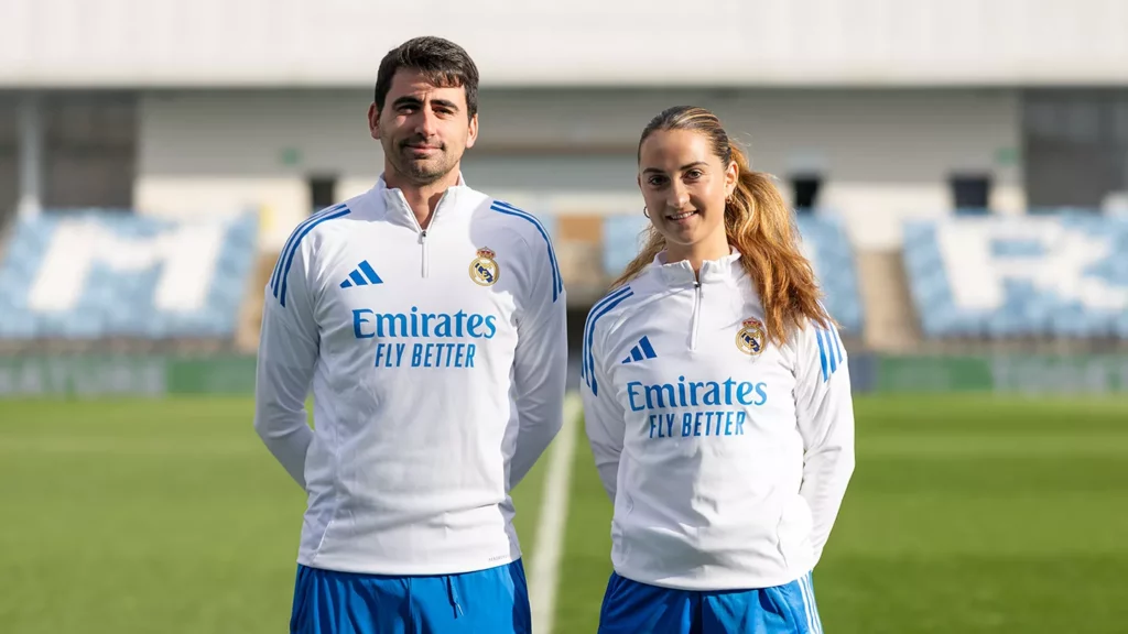 Pau Quesada y Sara Däbritz posan en el Alfredo Di Stéfano antes de recibir al Wolfsburgo.