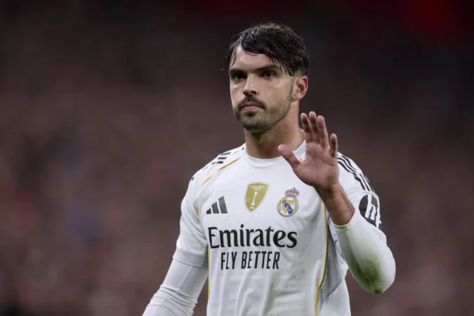 Raúl Asencio: «El vestuario está con Xabi Alonso al 100%» Raúl Asencio: «El vestuario está con Xabi Alonso al 100%»