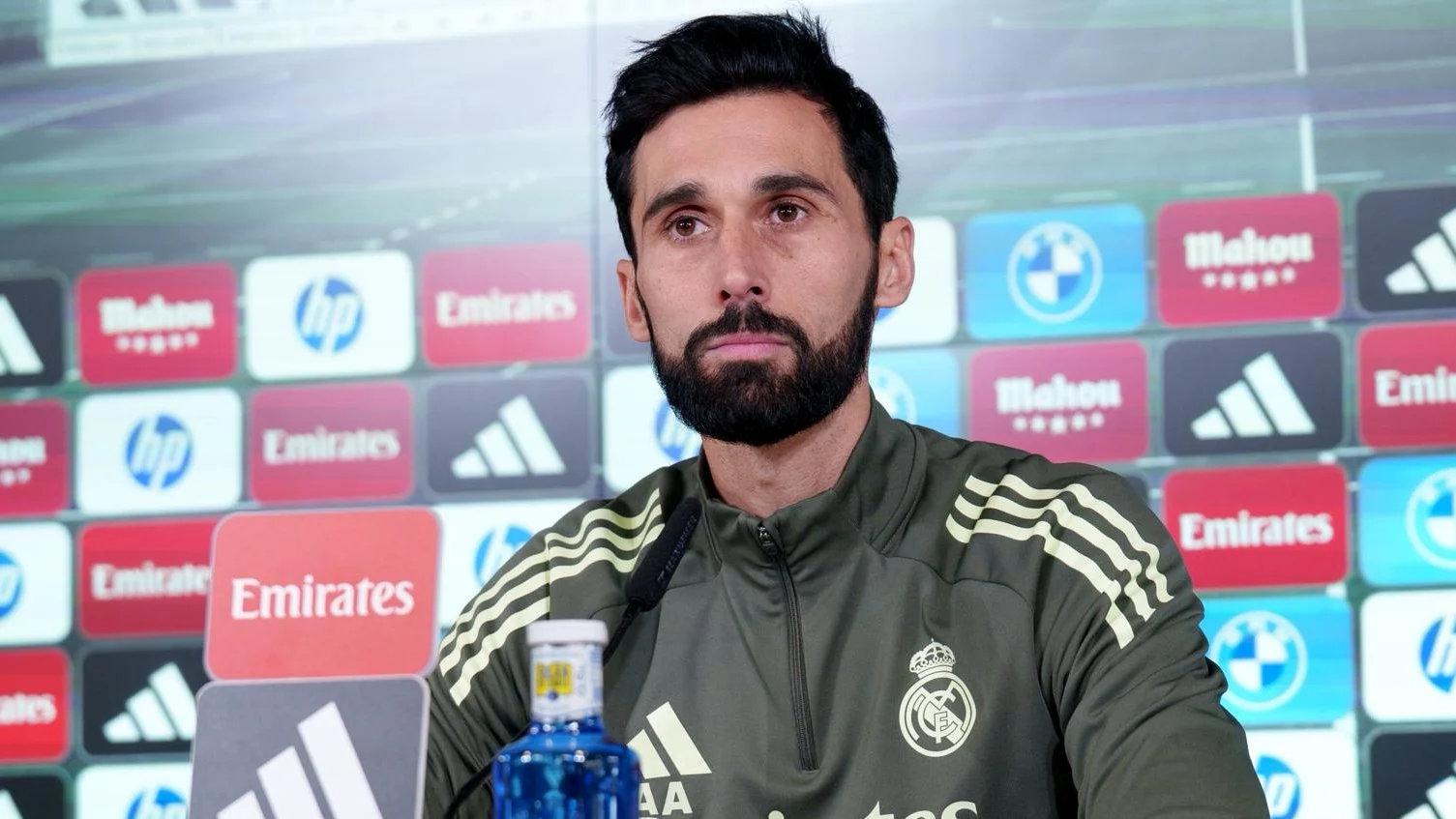 Álvaro Arbeloa pide el apoyo del público del Bernabéu de cara al partido contra el Rayo Vallecano.