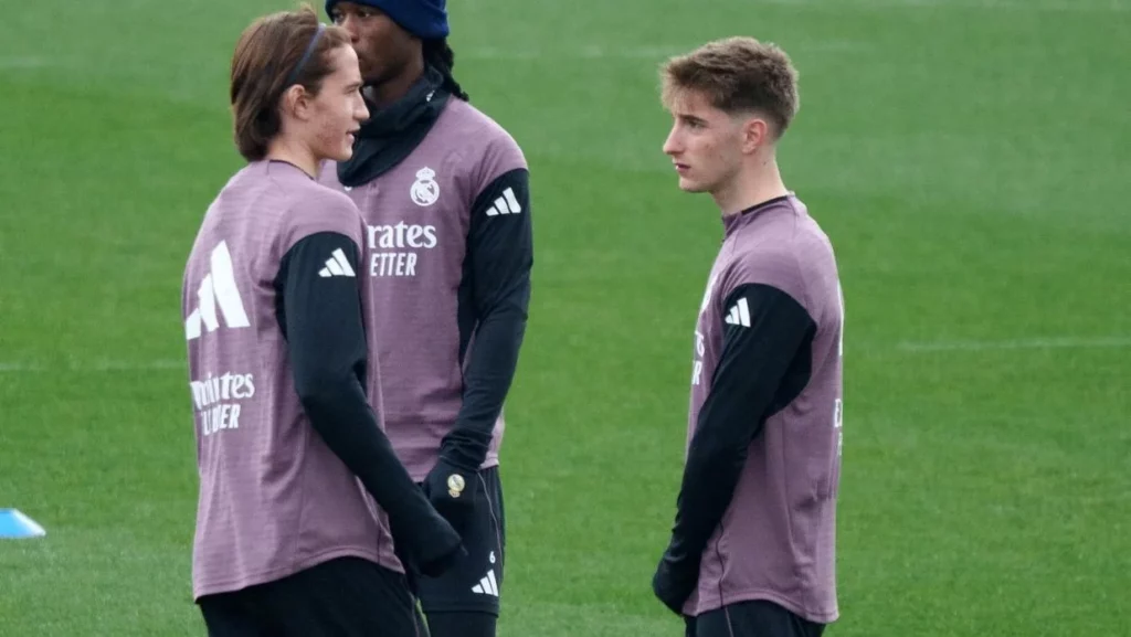 Joan Martínez y César Palacios, dos de los canteranos presentes en el entrenamiento previo al Levante.