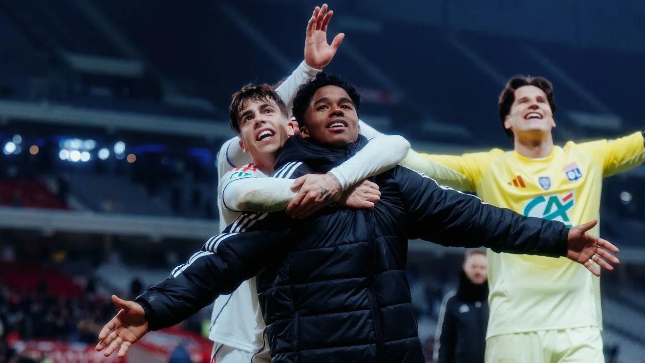 Endrick cae de pie en Francia