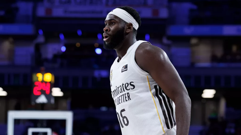 Usman Garuba, durante un partido del Real Madrid en Liga Endesa.