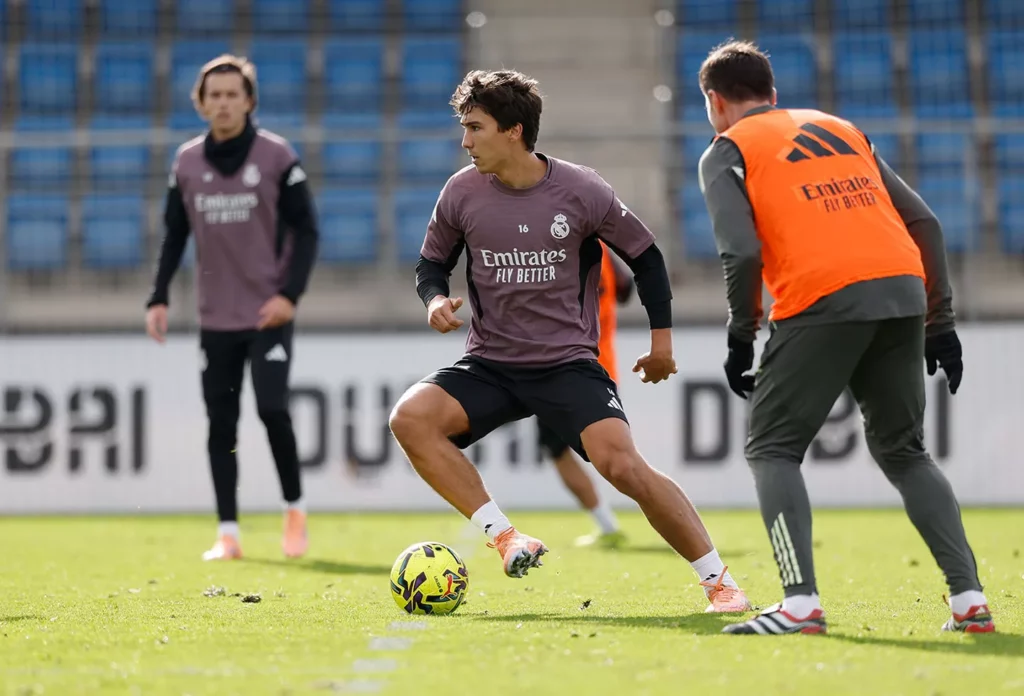 Gonzalo García apunta a ser el sustituto de Mbappé en la alineación frente al Betis.