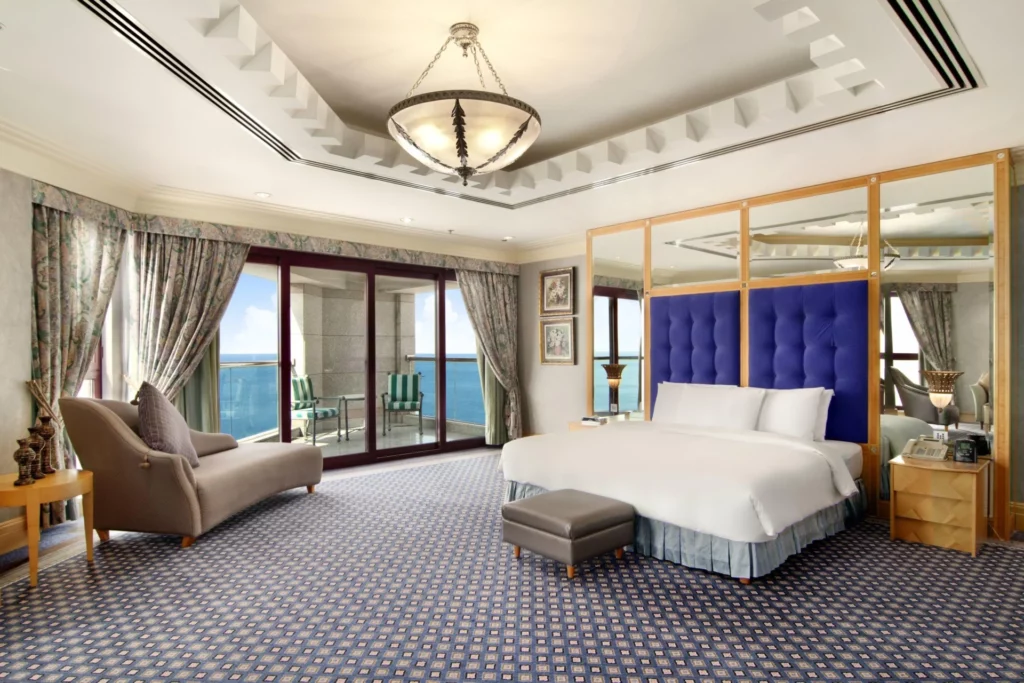 Una de las habitaciones del Jeddah Hilton, donde se aloja el Real Madrid