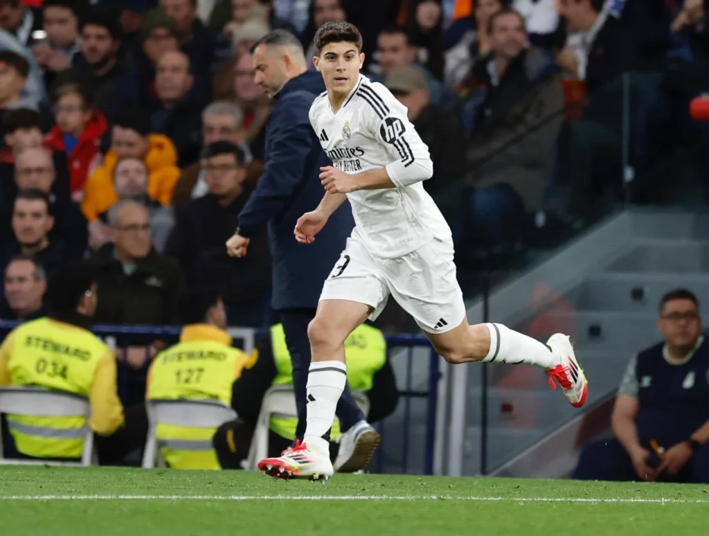 Lorenzo Aguado debuta con el Real Madrid en el Santiago Bernabéu.