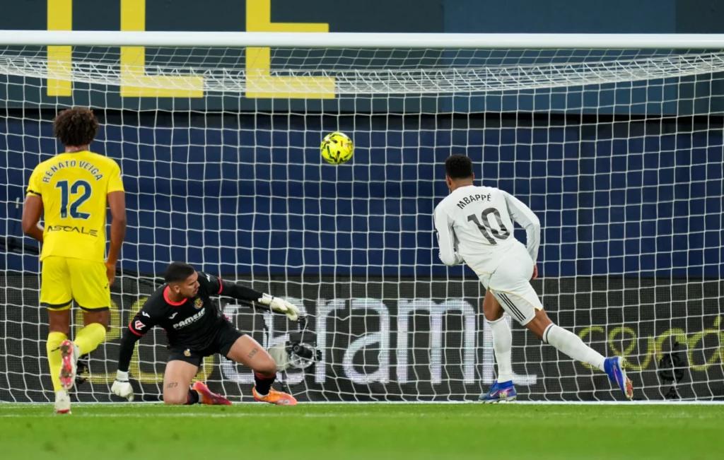 Mbappé marca de penalti a lo panenka en la victoria del Real Madrid contra el Villarreal