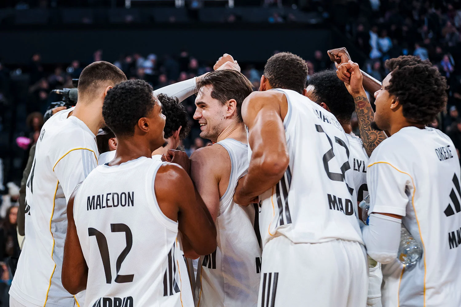 Jugadores del Real Madrid celebran una victoria