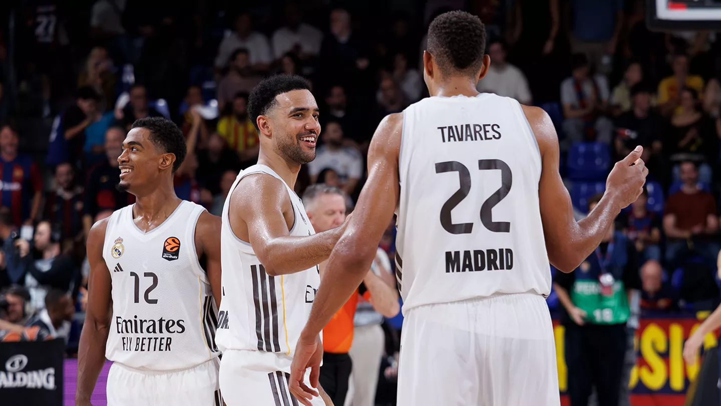 Maledon, Lyles y Tavares, durante el último Clásico de Euroliga entre Real Madrid y Barça.