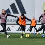 Posible alineación del Real Madrid ante el Rayo Vallecano: Arbeloa medita un cambio en la banda derecha