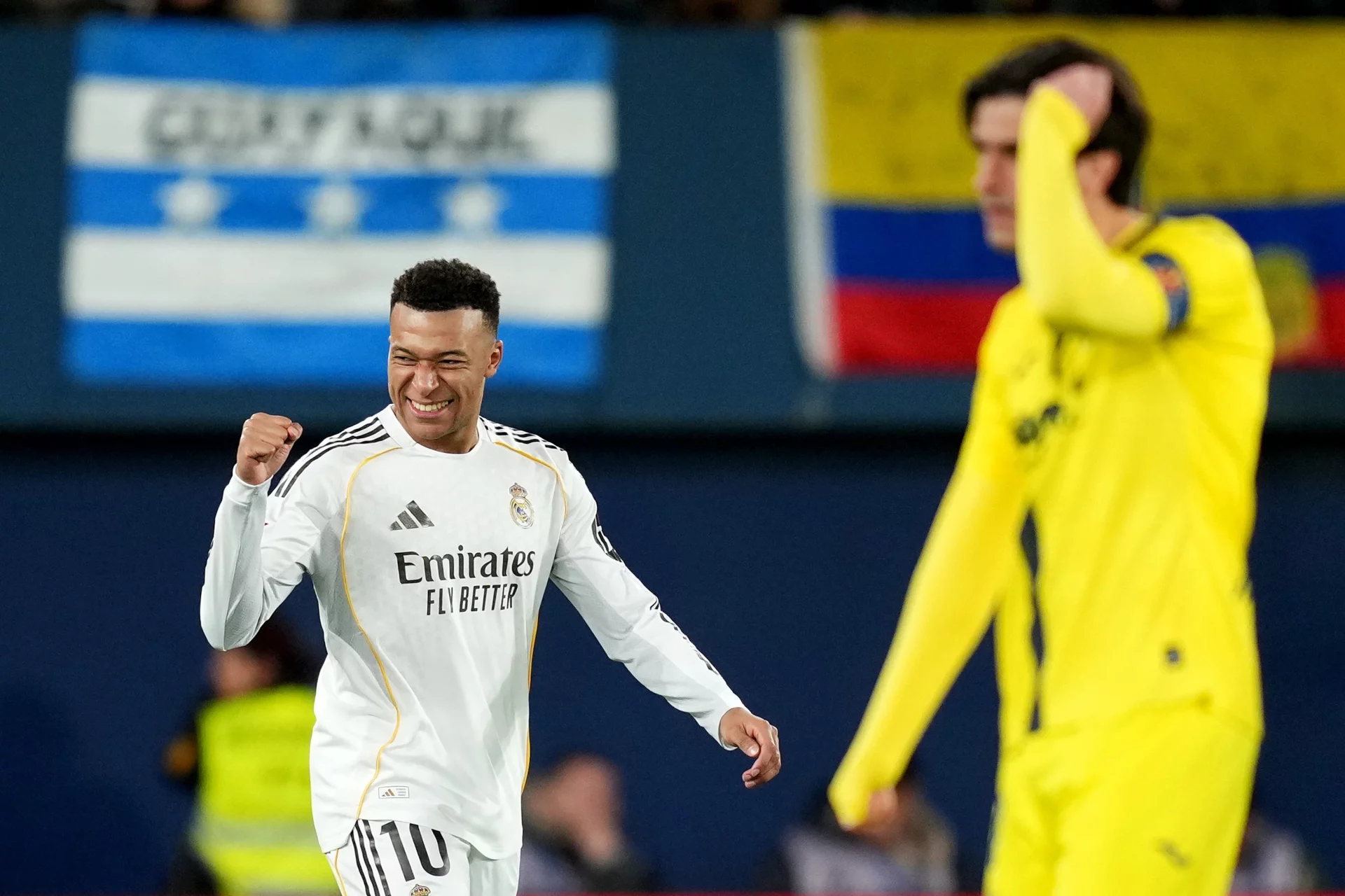 Mbappé celebra uno de sus goles contra el Villarreal en el Estadio de La Cerámica