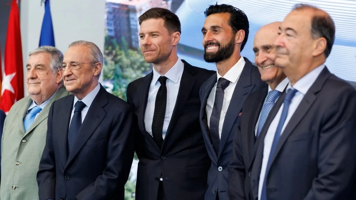 Xabi Alonso y Álvaro Arbeloa, durante su presentación como entrenador del Real Madrid.