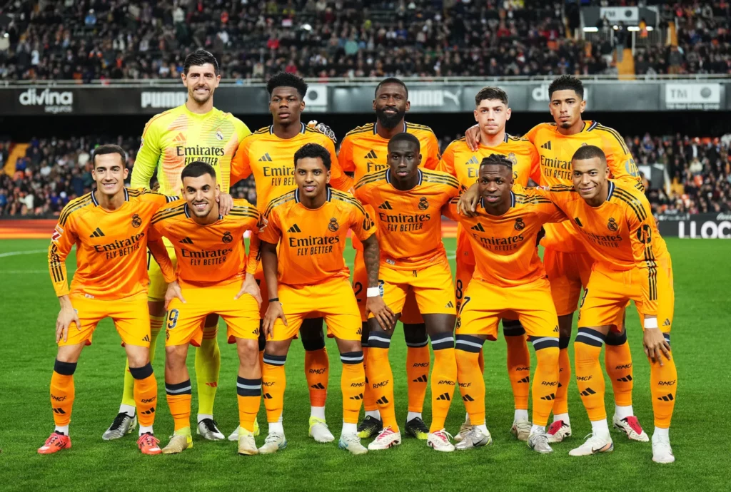 Once inicial del Real Madrid en su último partido en Mestalla.