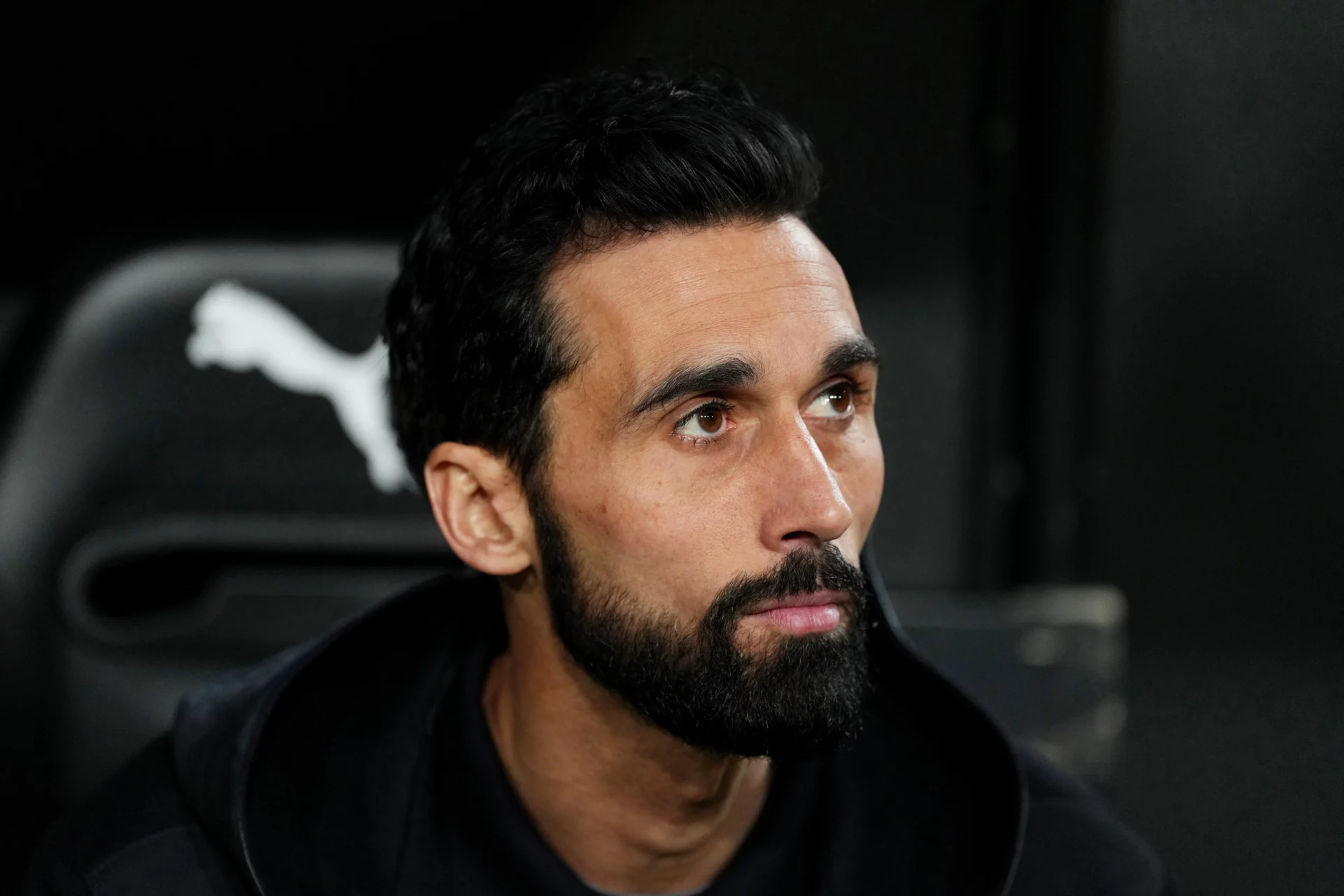 Álvaro Arbeloa, en el banquillo durante el Valencia - Real Madrid.