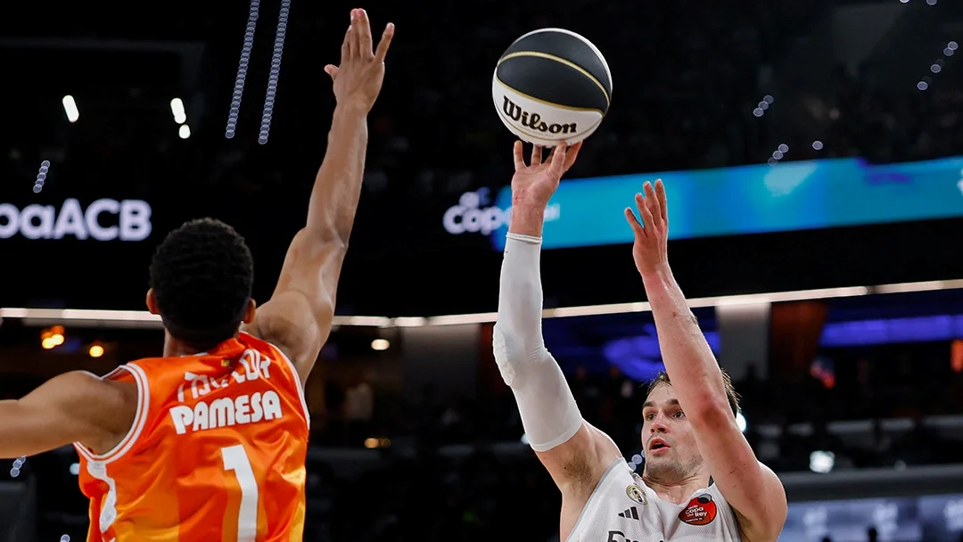 Valencia Basket 106-108 Real Madrid: Super Mario Hezonja reina en la locura