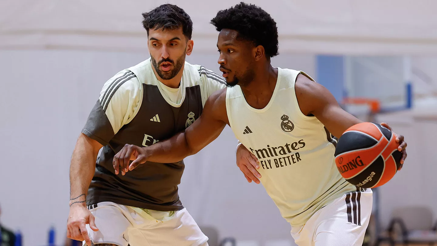 Facundo Campazzo y Andrés Feliz, durante el último entrenamiento antes del Real Madrid - Bayern de Euroliga.