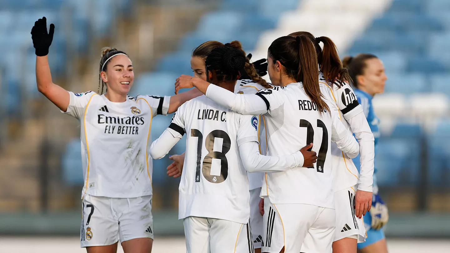 Previa Real Madrid Femenino – UD Tenerife: Cierre de altura antes del parón Las jugadoras del Real Madrid se abrazan tras marcar un gol en partido de Liga F.