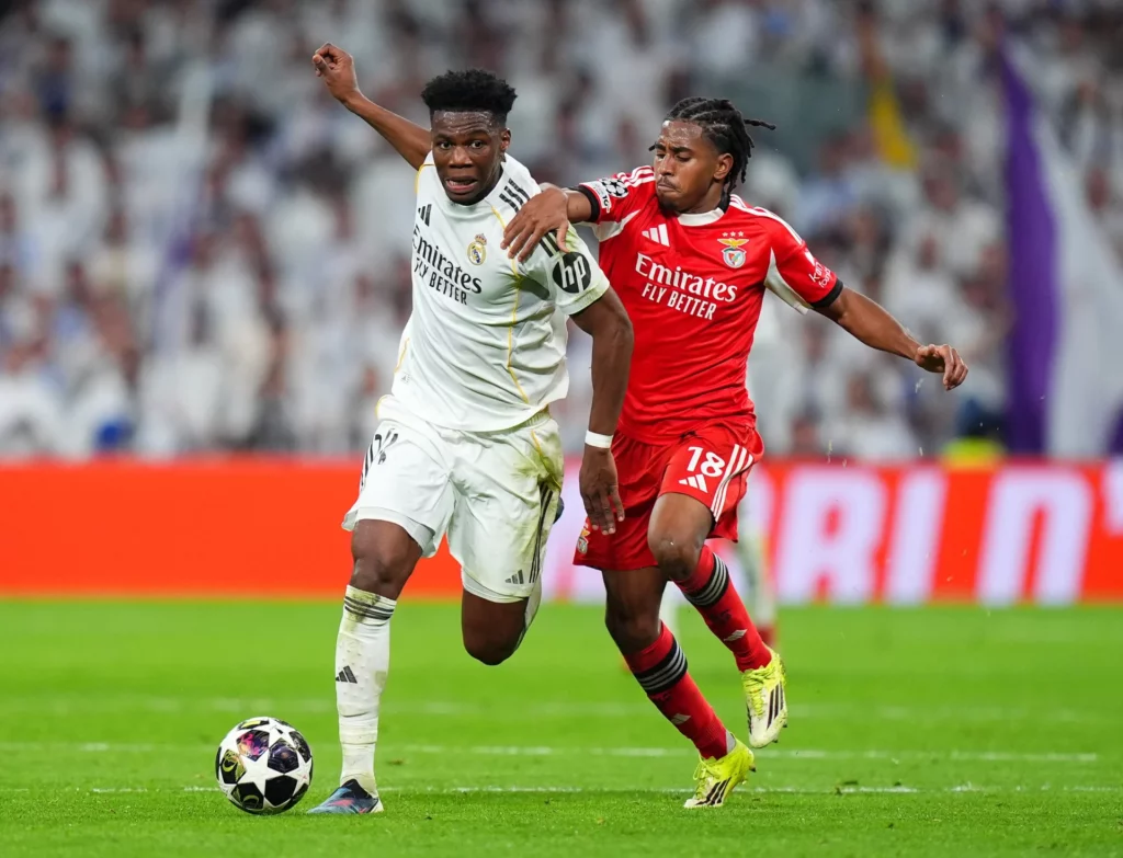 Aurélien Tchouaméni, durante el partido contra el Benfica en el Santiago Bernabéu.