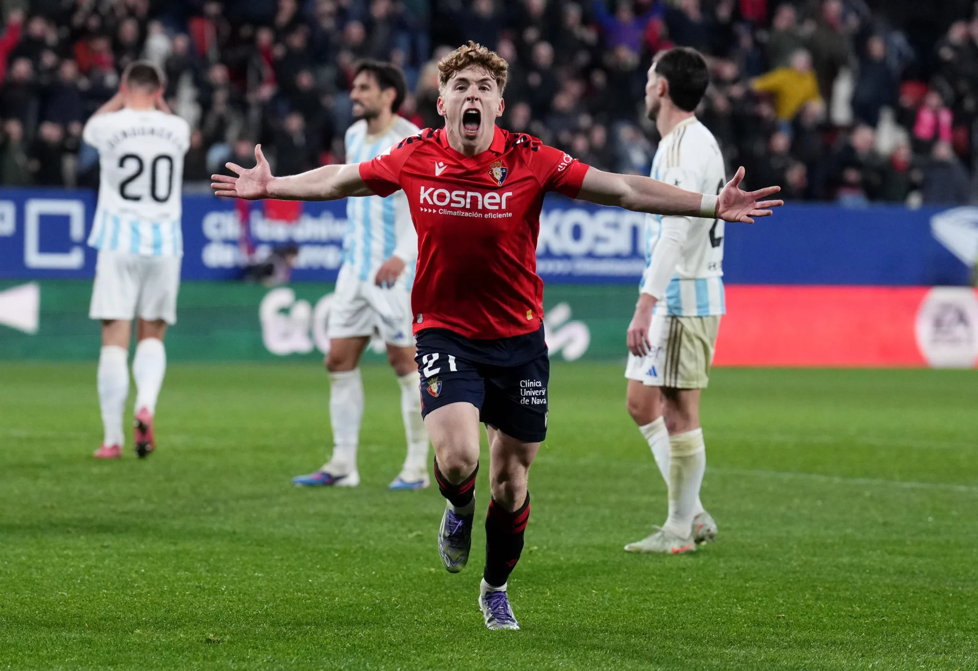 Víctor Muñoz, sobre volver al Real Madrid: «Ahora mismo solo pienso en mejorar» Víctor Muñoz celebra un gol con Osasuna, equipo en el que milita tras el Real Madrid.