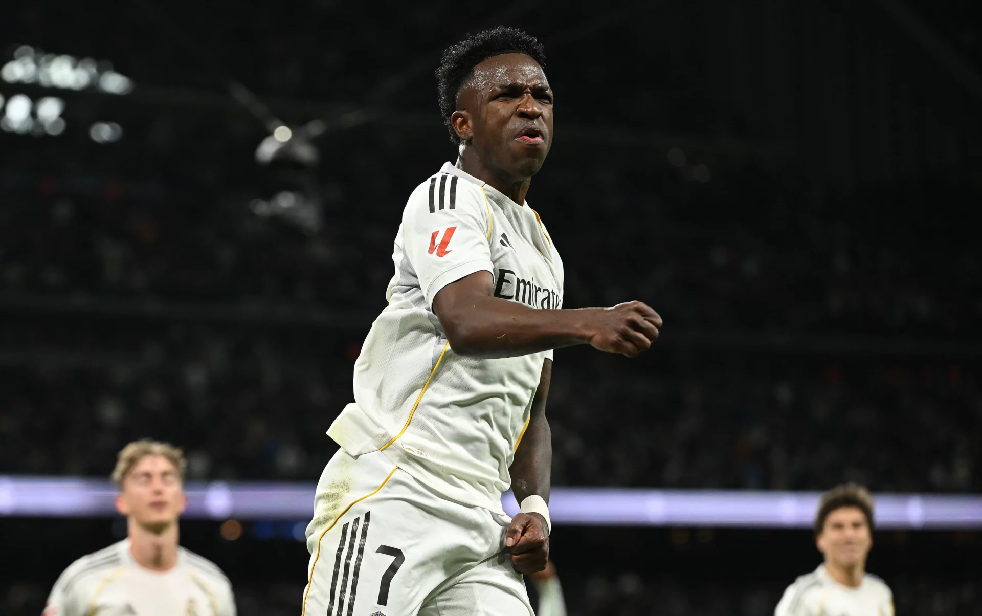 Vinicius celebra un gol con el Real Madrid entrenado por Álvaro Arbeloa.