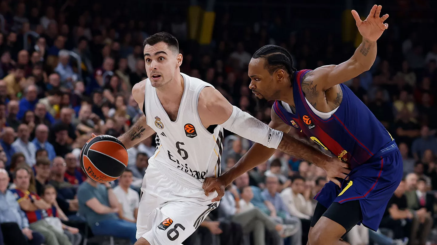 Previa Barça – Real Madrid: Un Clásico para despejar dudas Alberto Abalde y Kevin Punter, durante un Clásico entre Barça y Real Madrid.