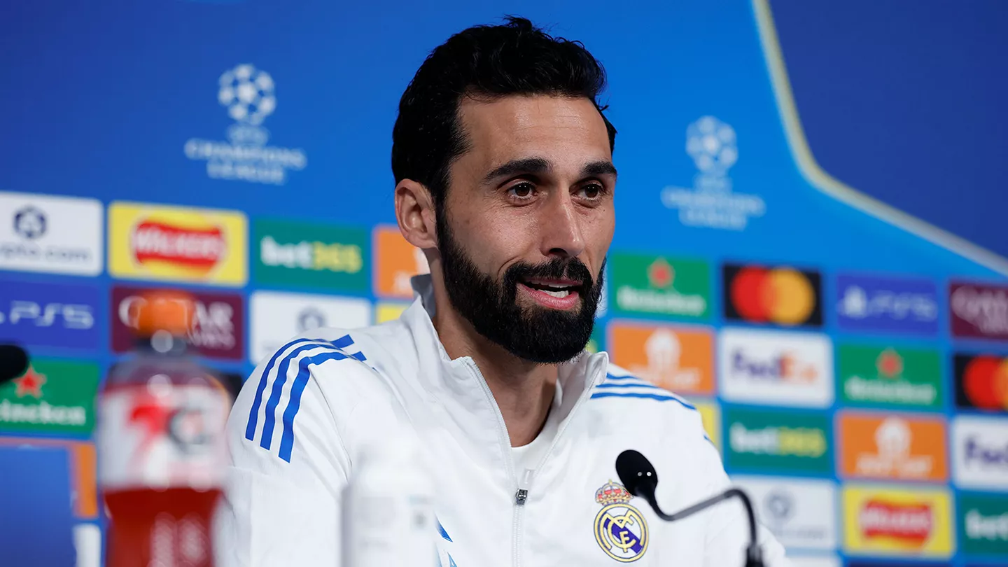 Álvaro Arbeloa, durante la rueda de prensa celebrada en el Etihad Stadium de Manchester.