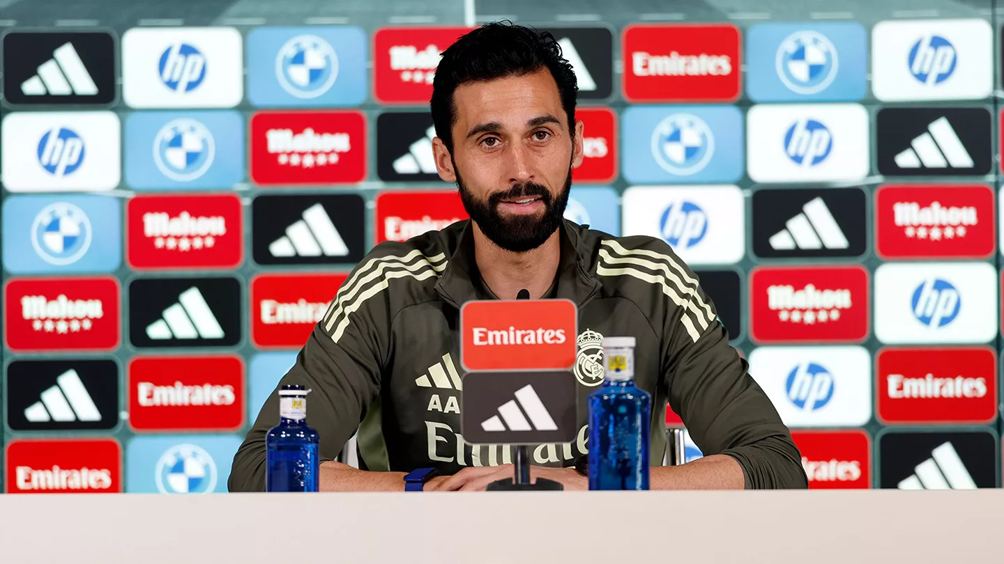 Arbeloa: «En una final hubiese sacado a Thiago Pitarch» Álvaro Arbeloa en la rueda de prensa previa al partido contra el Getafe.
