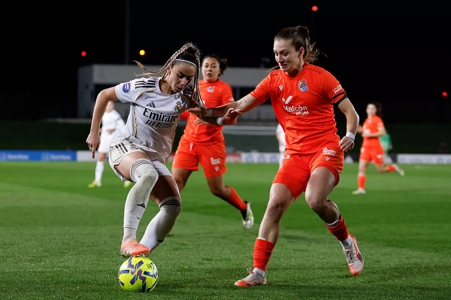 Athenea del Castillo en un partido de Liga F entre Real Madrid y Real Sociedad.